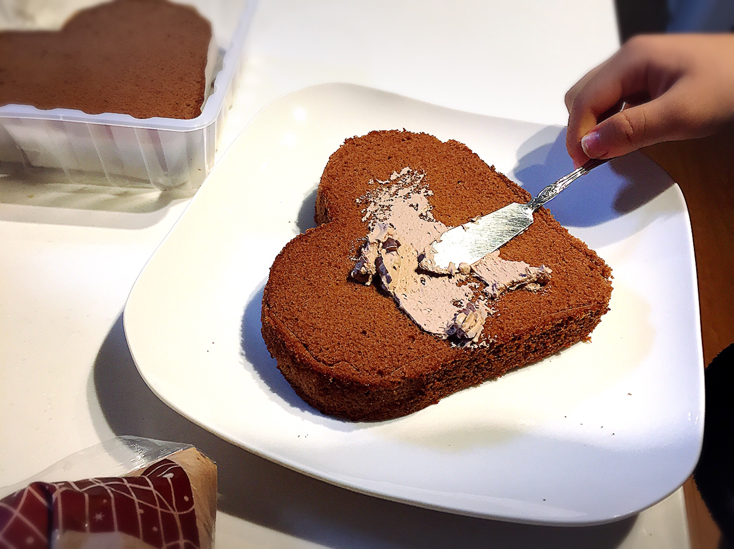 5歳の息子も 市販のキットで簡単手作りバレンタインケーキ